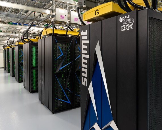 El supercomputador Summit es el más potente del mundo en la actualidad. Credit: Carlos Jones/ORNL