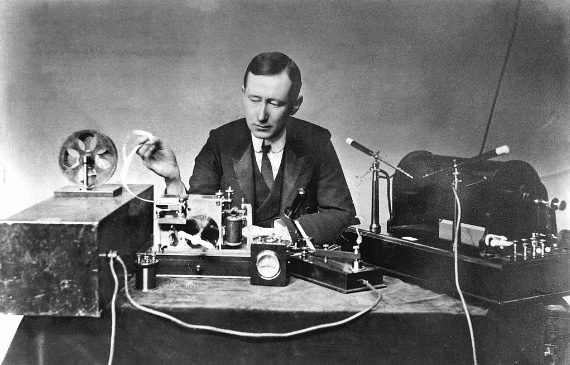 BBVA-OpenMind-Yanes-Marconi el heroe del Titanic_1 Marconi carecía de la formación científica pero tenía una gran ambición comercial: crear un sistema de telegrafía sin hilos. Crédito: Universal History Archive/Getty Images